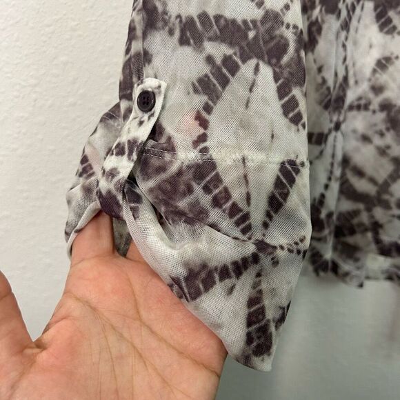 Chico’s Gray White Shibori Spot Tie-Front Sheer Shirt Mesh Women's Size 1 (M) - Picture 4 of 15